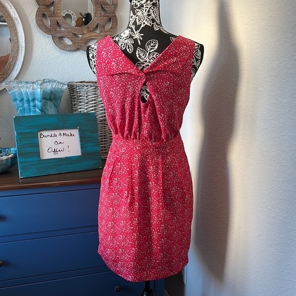 BCBGENERATION collared sleeveless dress 4 - Picture 5 of 10